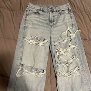 NEVER WORN American eagle distressed boyfriend jean